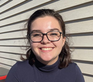 Zoe Feehan ’22 changes career course toward veterinary medicine